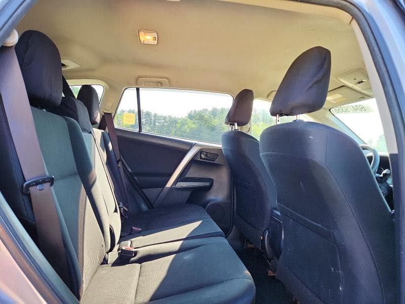 2018 TOYOTA RAV4 LE 11