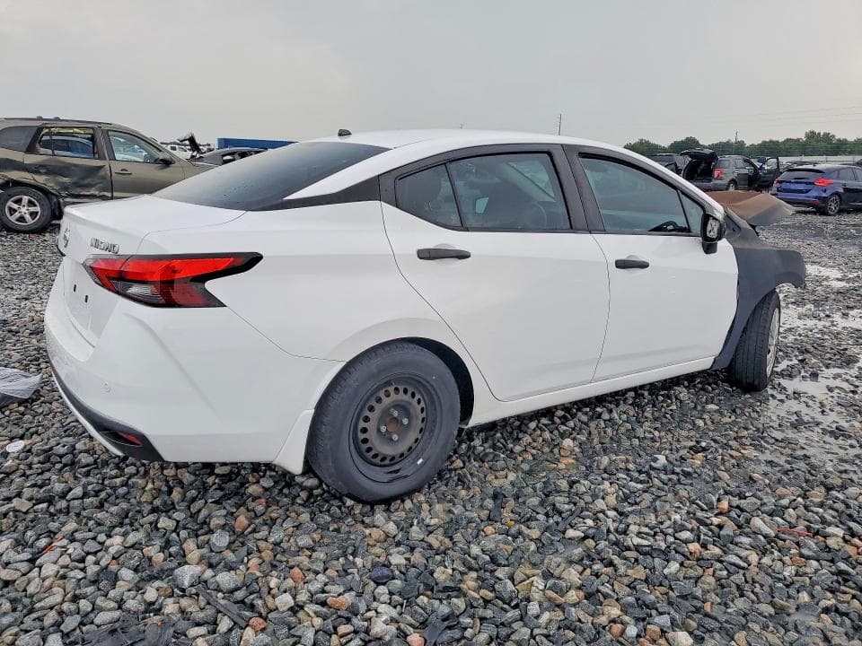 2022 NISSAN VERSA S 3