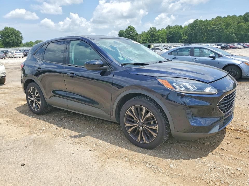 2021 FORD ESCAPE SE 4