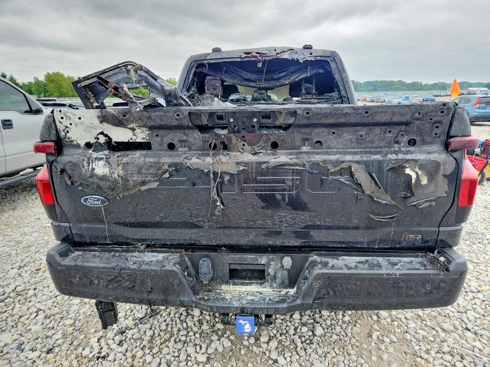 2023 FORD F150 LIGHTNING PRO 6
