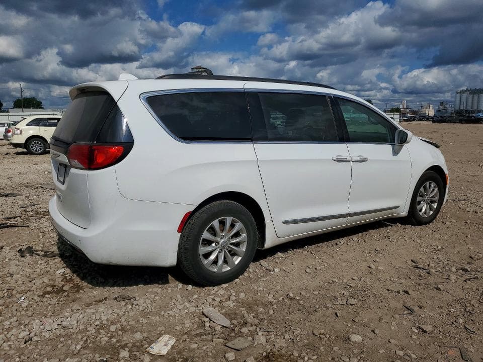 2017 CHRYSLER PACIFICA TOURING L 3