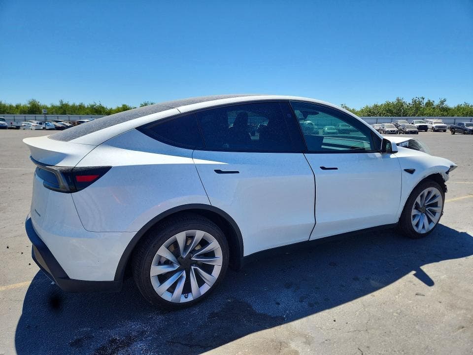 2026 TESLA MODEL Y 3