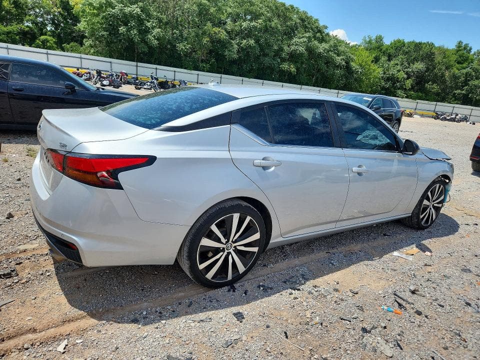 2020 NISSAN ALTIMA SR 3