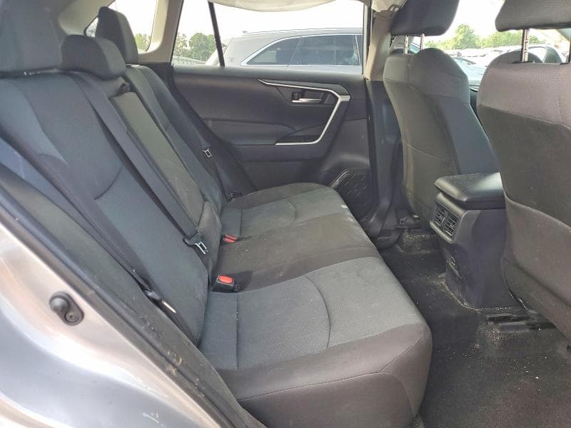 2025 TOYOTA RAV4 XLE 11