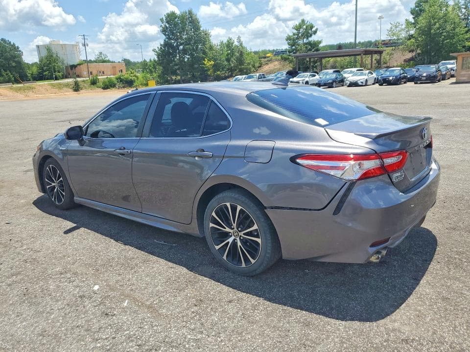 2020 TOYOTA CAMRY SE 2