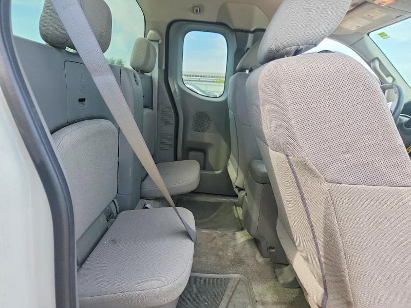 2017 NISSAN FRONTIER S 10