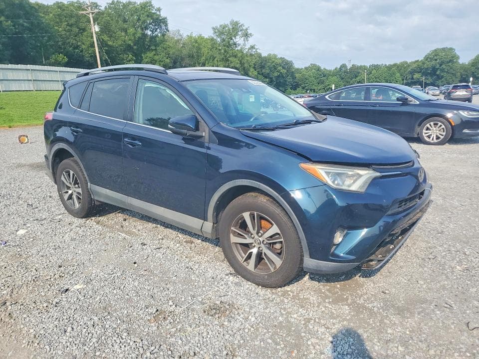2017 TOYOTA RAV4 XLE 4