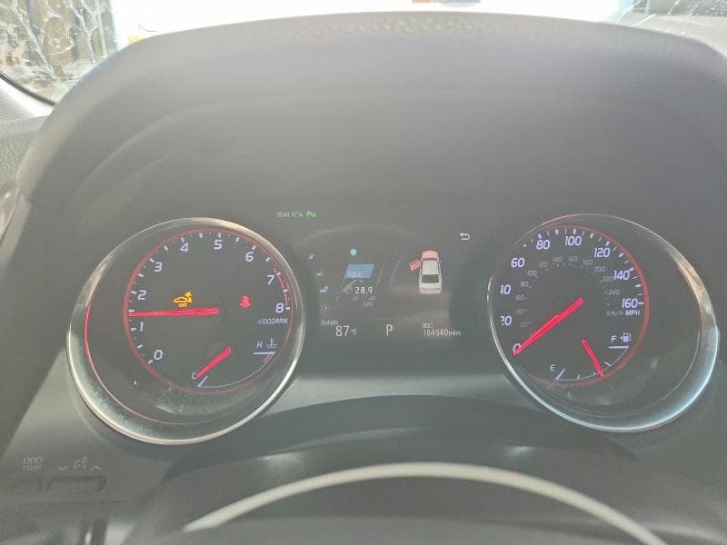 2018 TOYOTA CAMRY XSE 9