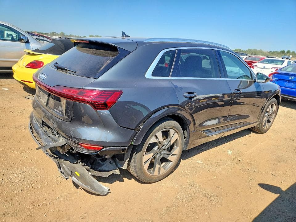 2021 AUDI E-TRON PREMIUM 3