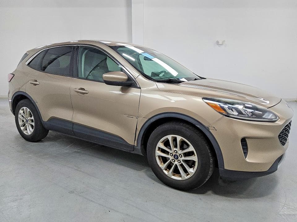 2021 FORD ESCAPE SE 4