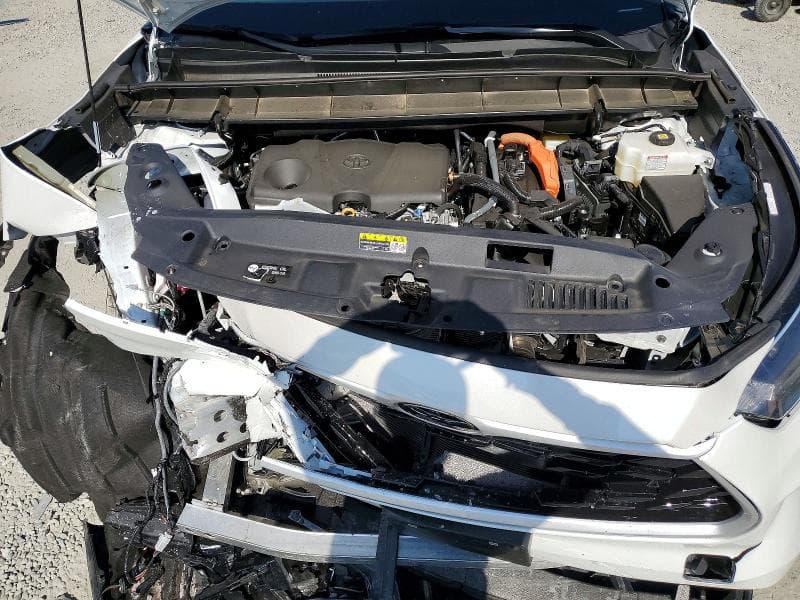 2026 TOYOTA HIGHLANDER HYBRID XLE 12