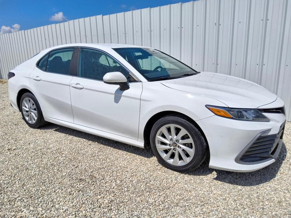 2023 TOYOTA CAMRY LE 4