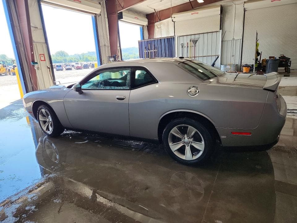 2018 DODGE CHALLENGER SXT 2
