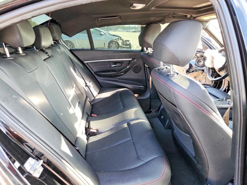 2018 BMW 330 XI 10