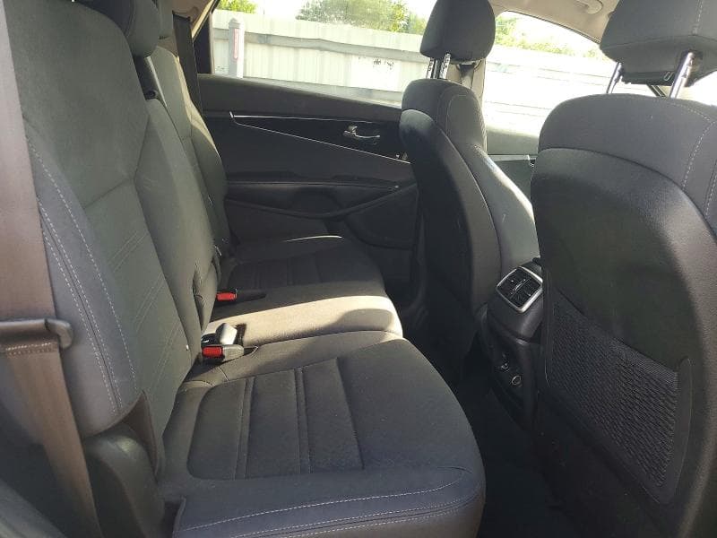 2018 KIA SORENTO LX 11