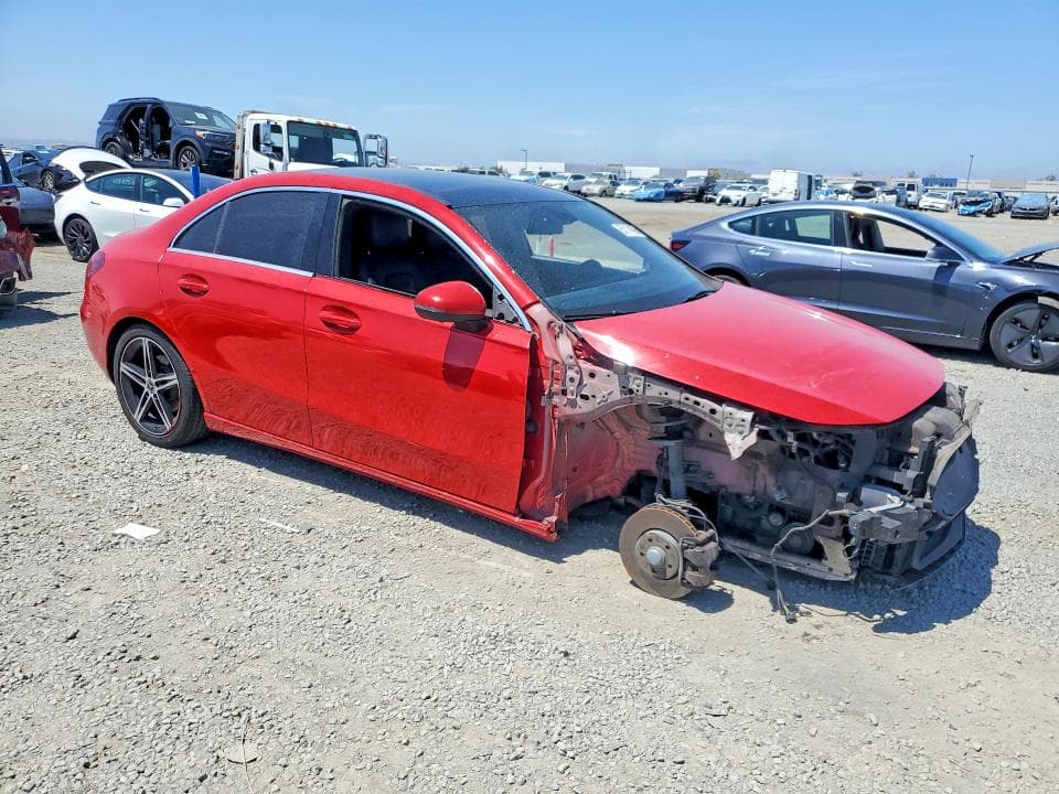2019 MERCEDES-BENZ A 220 4