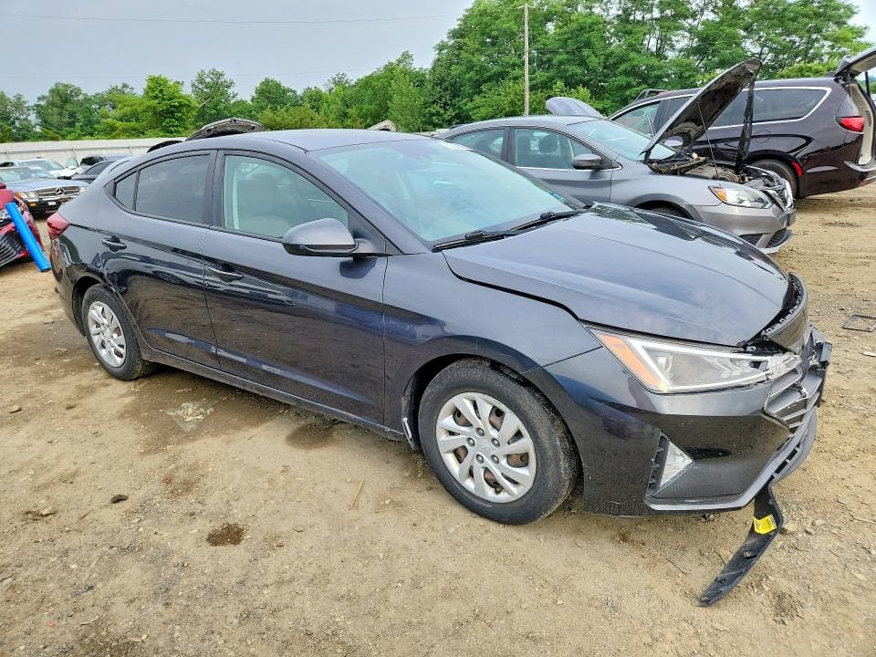 2020 HYUNDAI ELANTRA SE 4