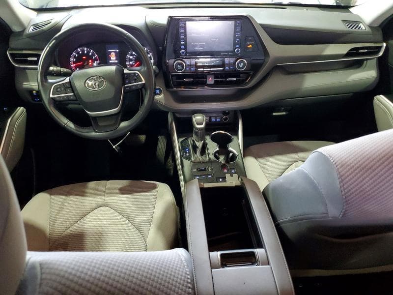 2022 TOYOTA HIGHLANDER LE 8