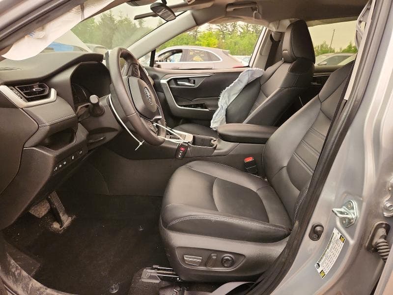 2024 TOYOTA RAV4 XLE 7