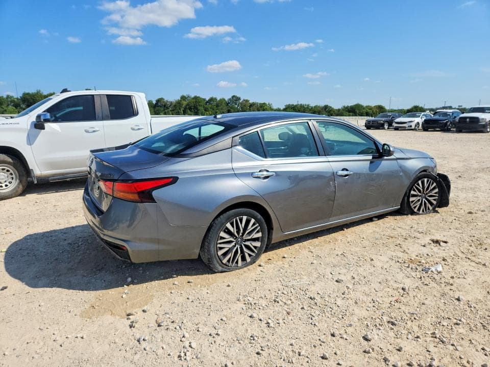 2023 NISSAN ALTIMA SV 3