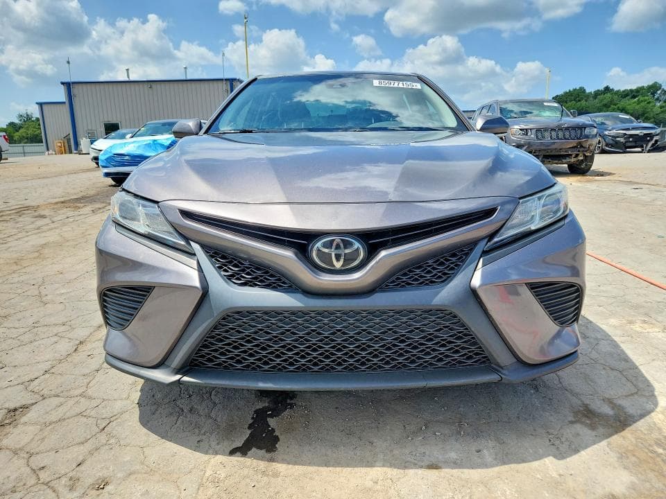 2020 TOYOTA CAMRY SE 5
