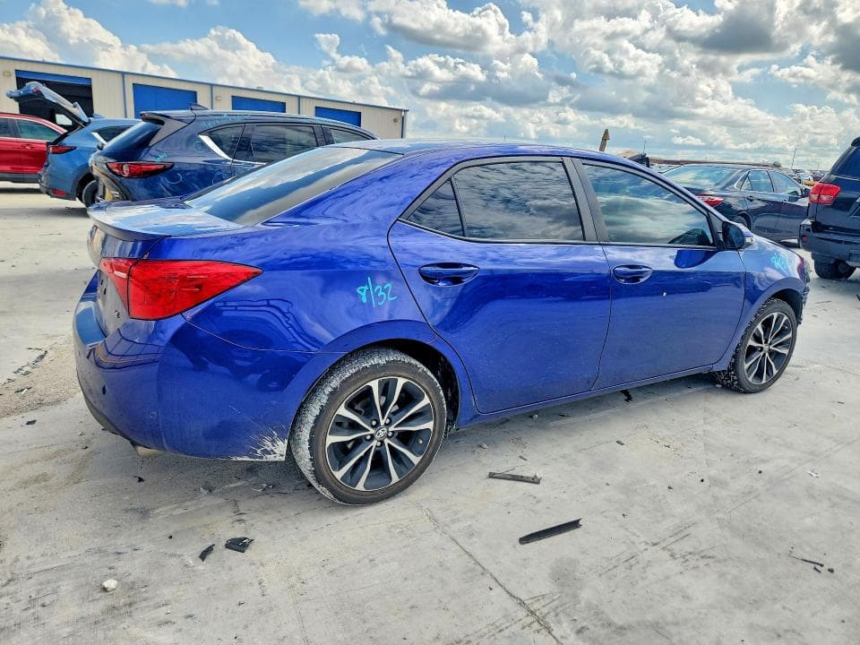 2018 TOYOTA COROLLA SE 3