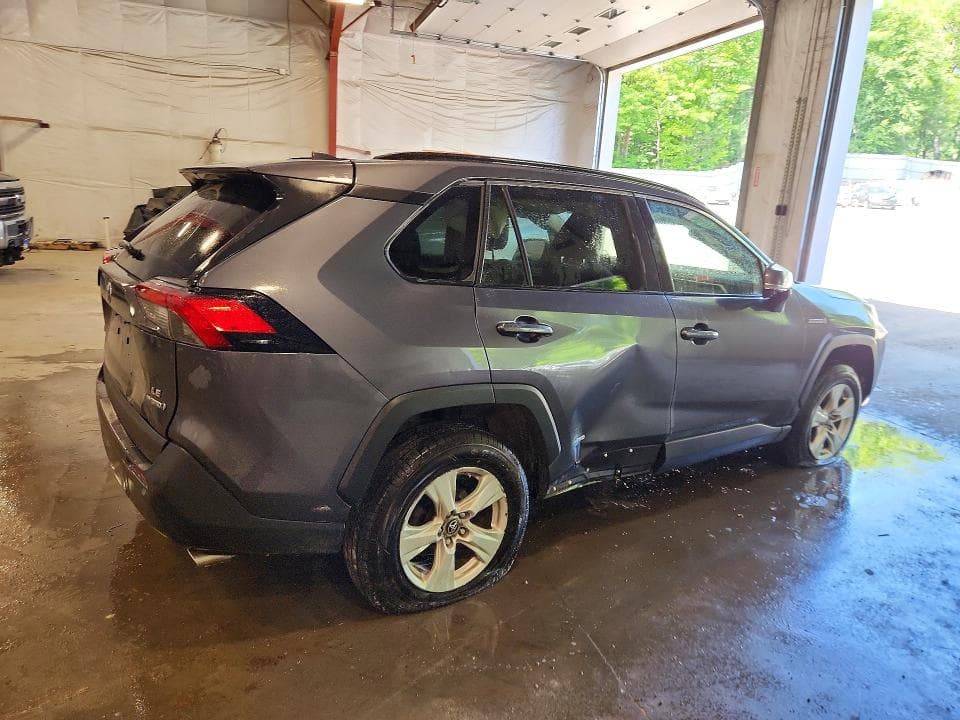 2020 TOYOTA RAV4 LE 3