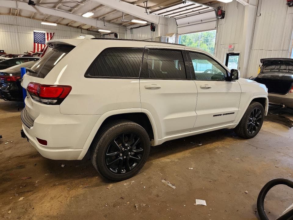 2021 JEEP GRAND CHEROKEE LAREDO 3