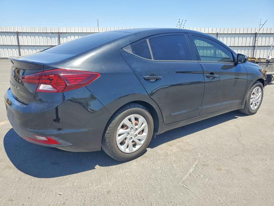 2019 HYUNDAI ELANTRA SE 3
