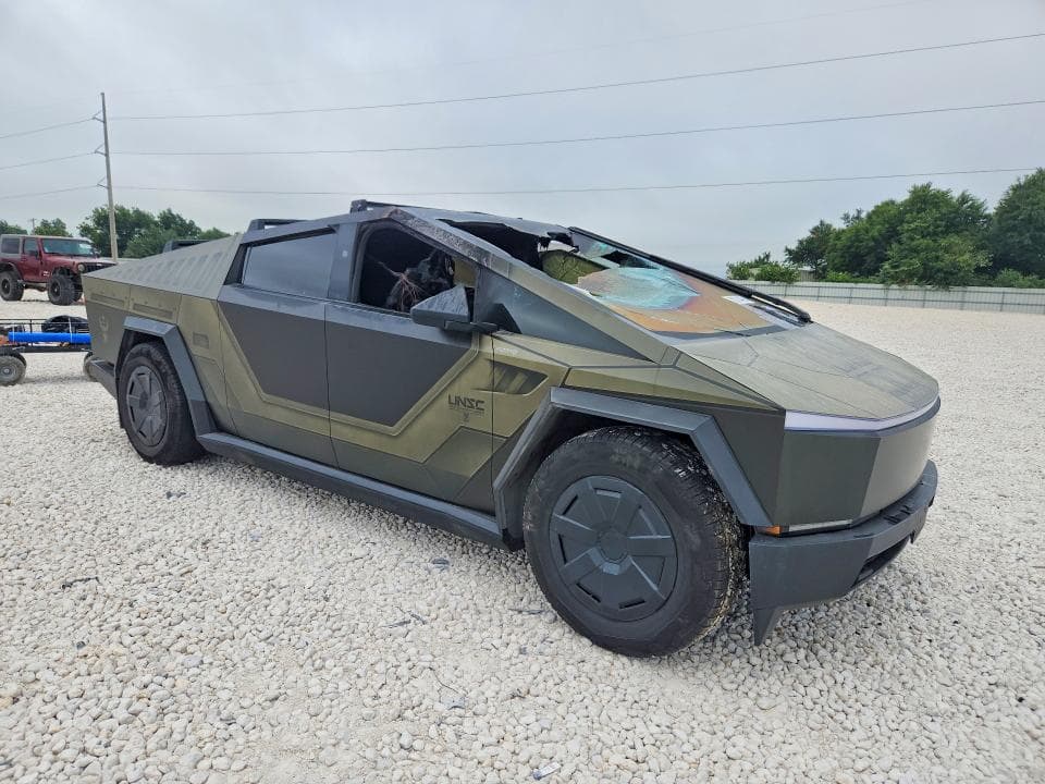 2024 TESLA CYBERTRUCK 4