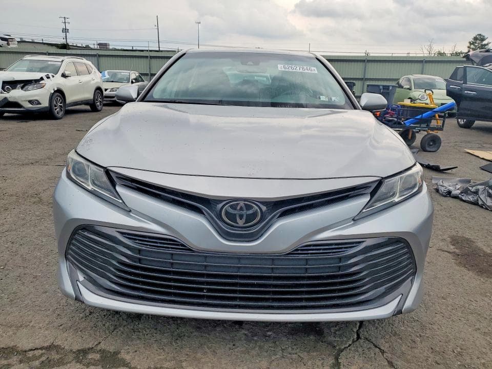 2019 TOYOTA CAMRY LE 5