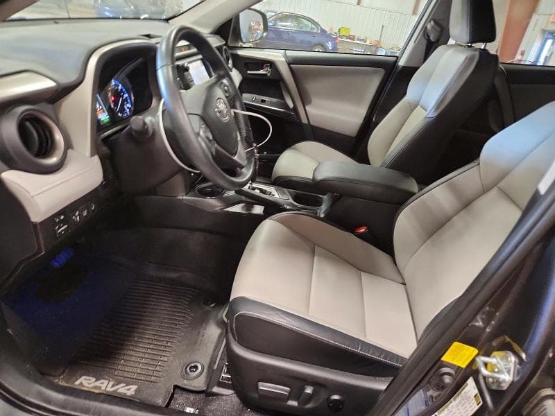 2017 TOYOTA RAV4 PLATINUM 7