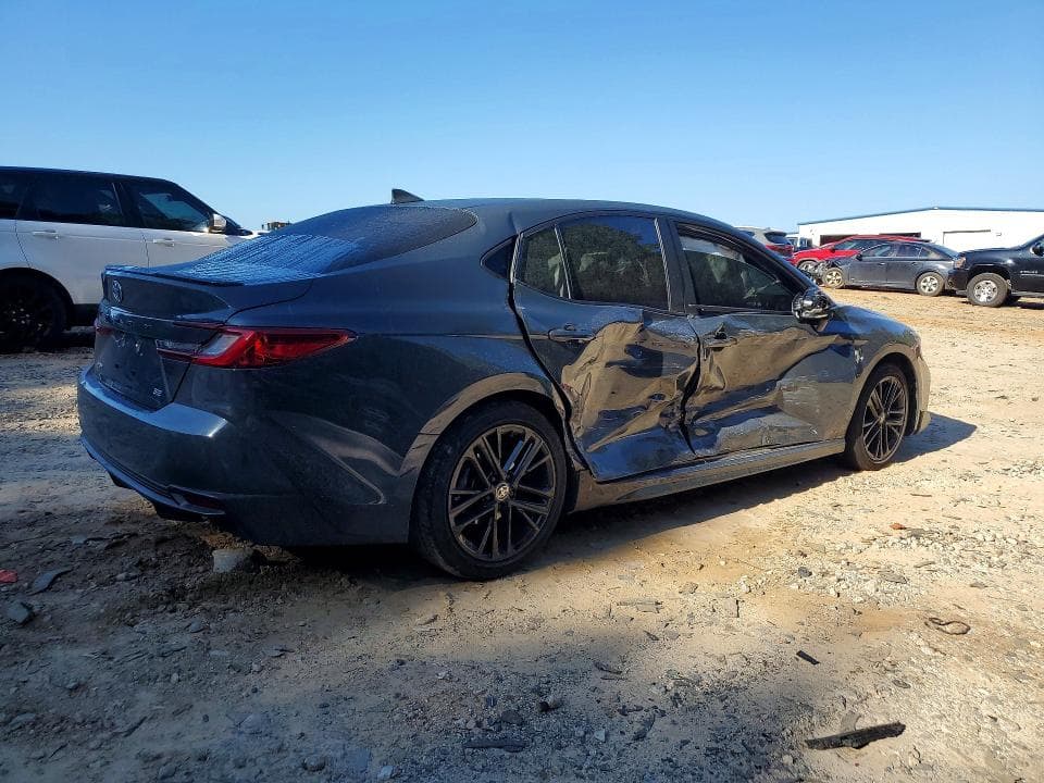 2025 TOYOTA CAMRY SE 3