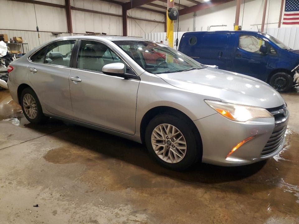 2017 TOYOTA CAMRY LE 4