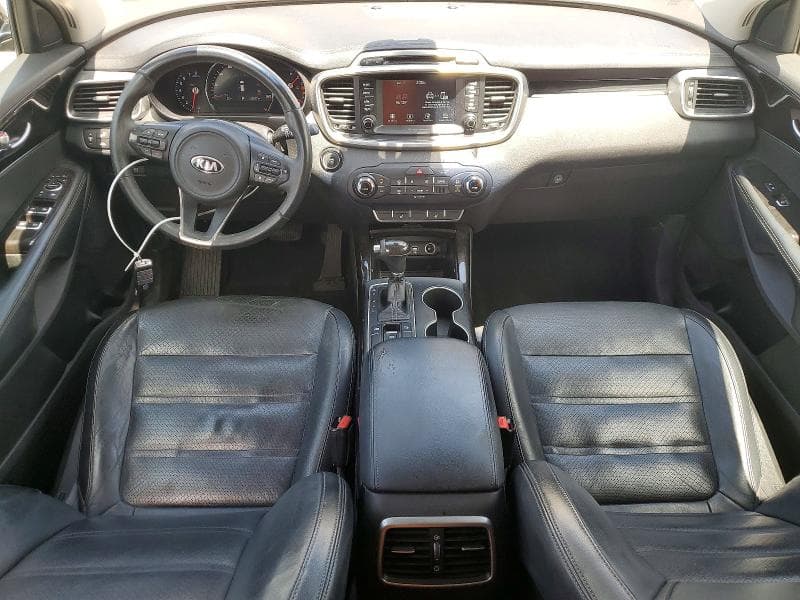 2017 KIA SORENTO EX 8