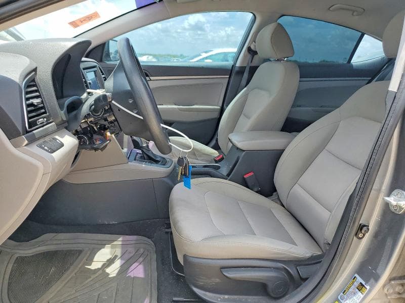 2017 HYUNDAI ELANTRA SE 7