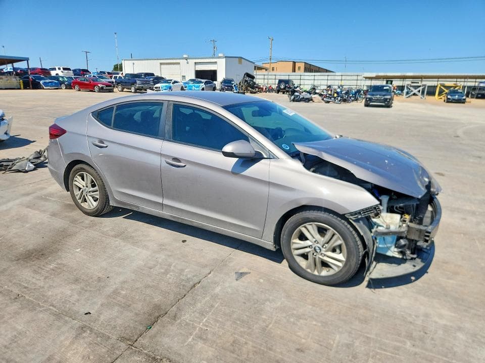 2020 HYUNDAI ELANTRA 4