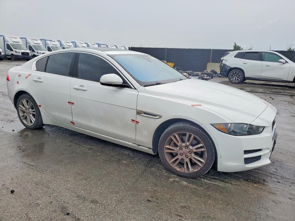 2018 JAGUAR XE PREMIUM 4