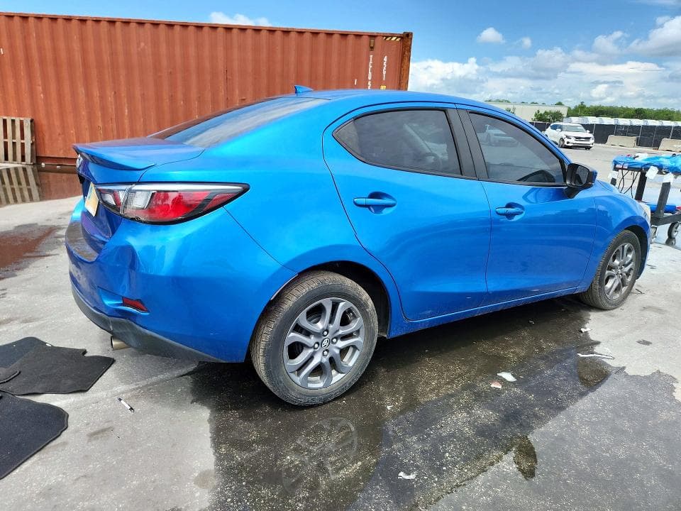 2019 TOYOTA YARIS LE 3