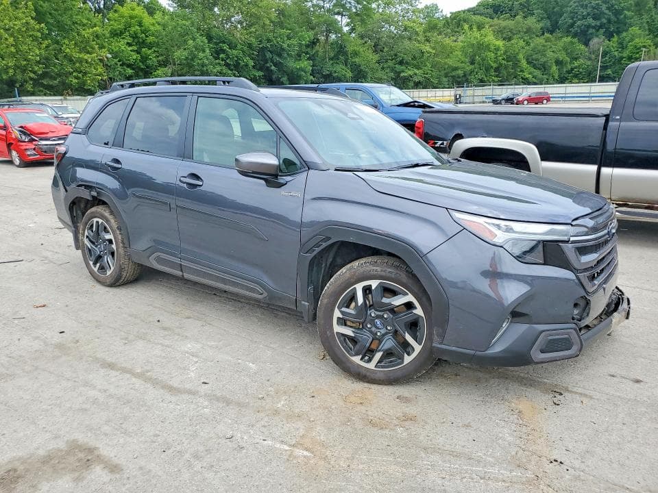 2025 SUBARU FORESTER LIMITED 4