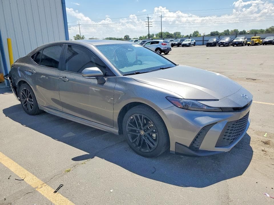 2025 TOYOTA CAMRY SE 4