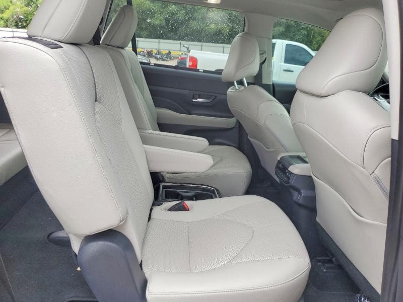 2024 TOYOTA GRAND HIGHLANDER PLATINUM 11