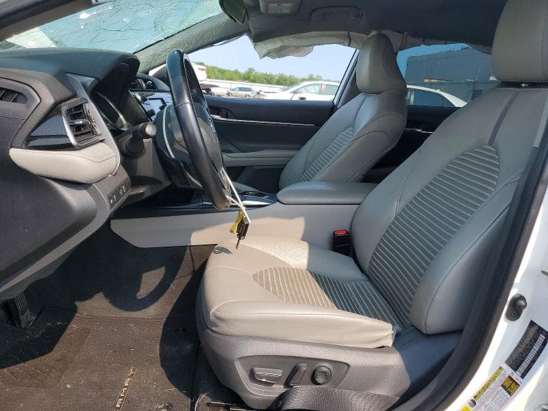 2020 TOYOTA CAMRY SE 7