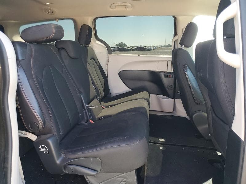 2018 CHRYSLER PACIFICA TOURING PLUS 11