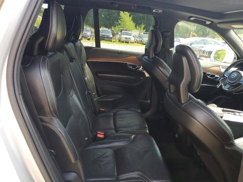 2017 VOLVO XC90 T6 11