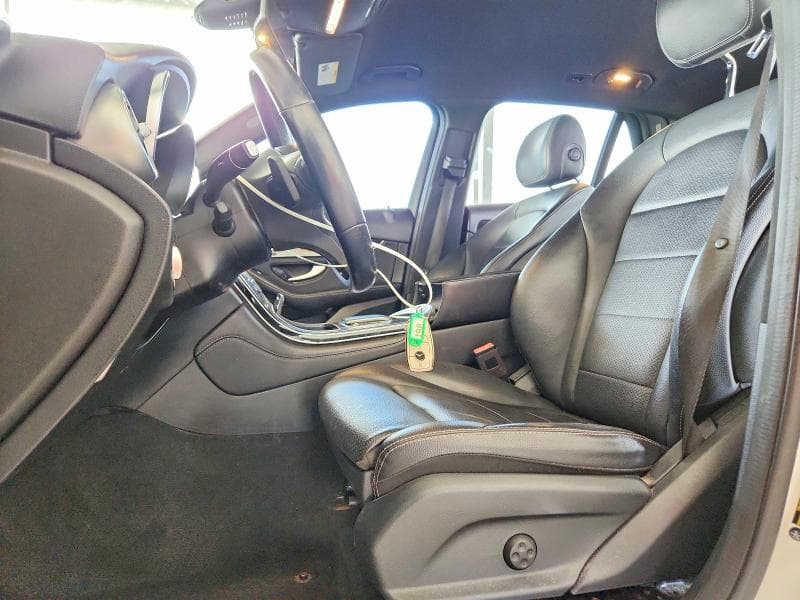 2020 MERCEDES-BENZ GLC 300 7