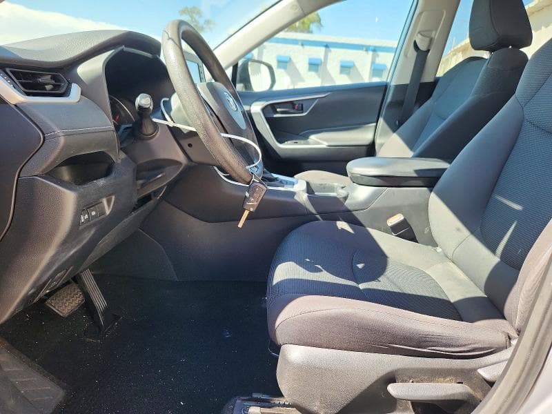2020 TOYOTA RAV4 LE 7