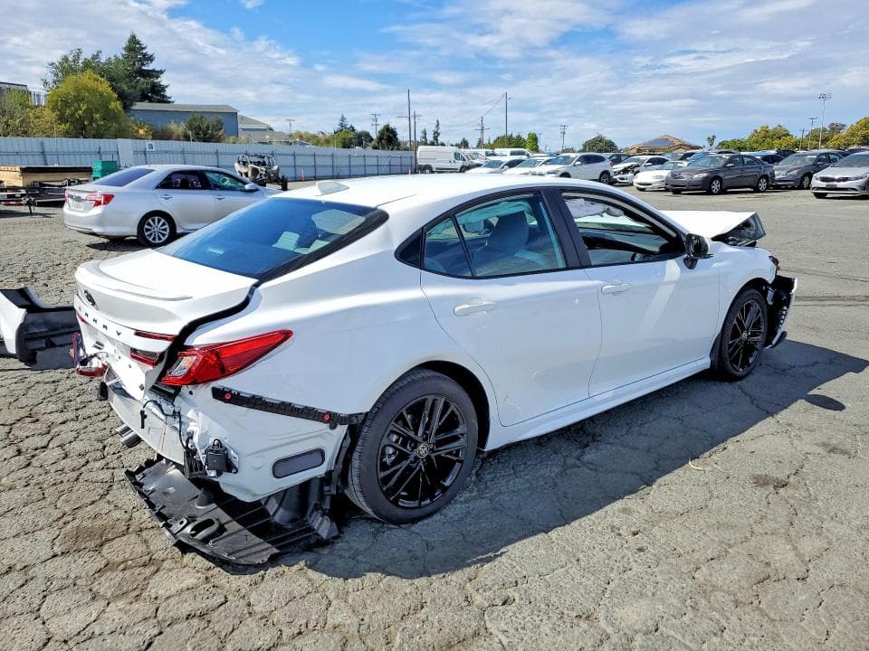 2026 TOYOTA CAMRY SE 3