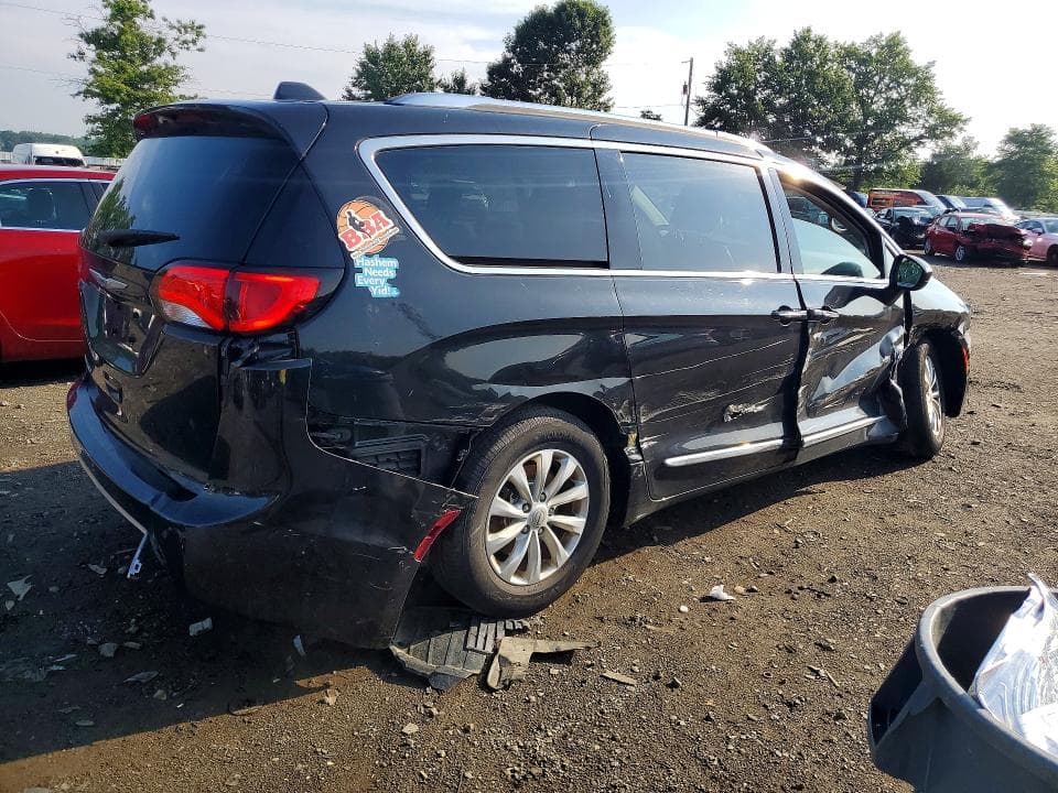 2019 CHRYSLER PACIFICA TOURING L 3