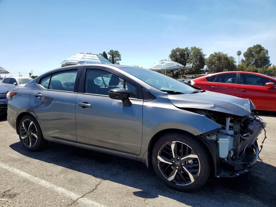 2025 NISSAN VERSA SR 4
